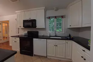 36 Derby Pl, Stratford, CT 06614 - Photo 15