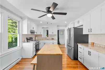 35 Pease Street, Enfield, CT 06082 - Photo 7