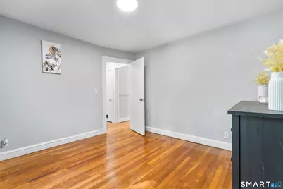 35 Pease Street, Enfield, CT 06082 - Photo 13