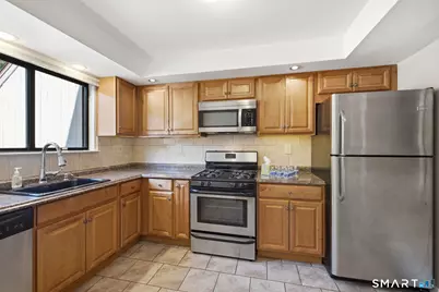 67 Cambridge Court #67, Beacon Falls, CT 06403 - Photo 3