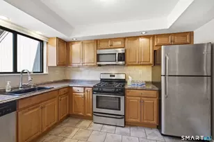 67 Cambridge Ct, Beacon Falls, CT 06403 - Photo 3