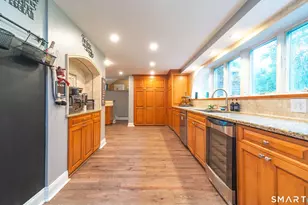 3 Linda Ct, North Branford, CT 06472 - Photo 5