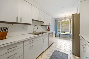13 Morgan Pl, Avon, CT 06001 - Photo 5
