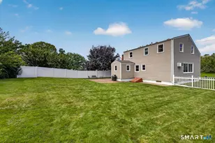 75 Meadow View Rd, New Haven, CT 06519 - Photo 25