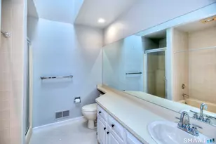 124 Harvest Cmns, Westport, CT 06880 - Photo 19