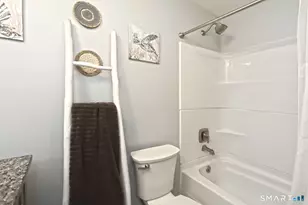 22 W Walk, West Haven, CT 06516 - Photo 27