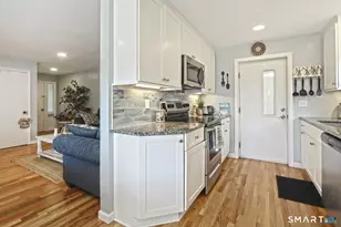 22 W Walk, West Haven, CT 06516 - Photo 11