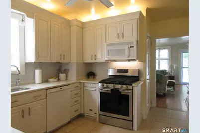 10 Elliott Avenue, New London, CT 06320 - Photo 9