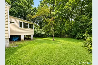 8 Darien Road, New Fairfield, CT 06812 - Photo 9