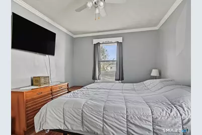 64 Glendale Avenue, Bridgeport, CT 06606 - Photo 19