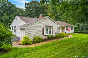 142 Ford Rd, Woodbridge, CT 06525 - Photo 3