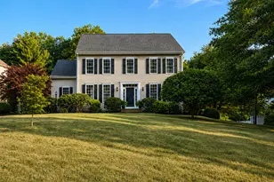 25 Fenwick Dr, Avon, CT 06001 - Photo 1