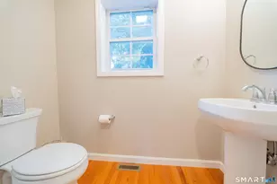 9 Englewood Ave, West Hartford, CT 06110 - Photo 11