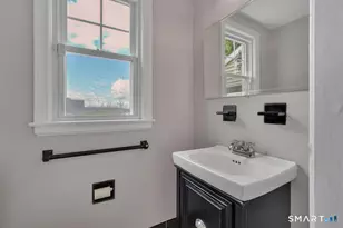 17 Crown St, Bristol, CT 06010 - Photo 15