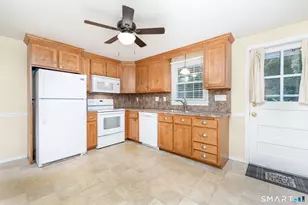 39 Beechwood Dr, Colchester, CT 06415 - Photo 11