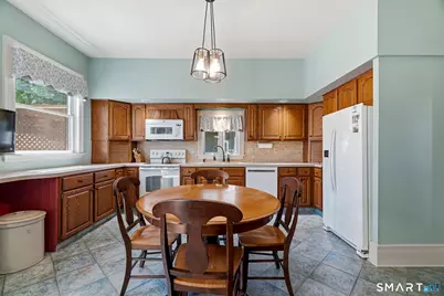 24 Lincoln Avenue, Norwich, CT 06360 - Photo 11