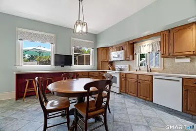 24 Lincoln Avenue, Norwich, CT 06360 - Photo 9