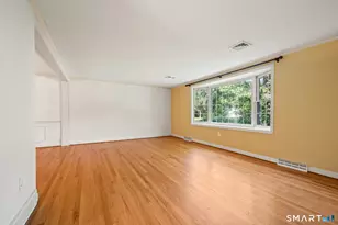 7 Banbury Dr, Simsbury, CT 06092 - Photo 3