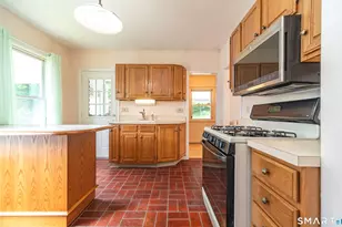 34 Sylvan Ave, Meriden, CT 06451 - Photo 5