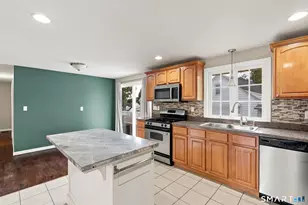 6 Pine St, Naugatuck, CT 06770 - Photo 9