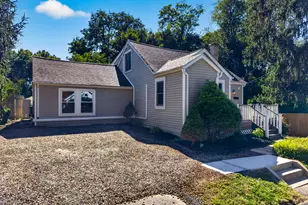 10 Glezen St, Norwich, CT 06360 - Photo 3