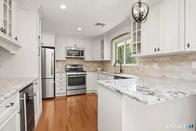 10 Macarthur Road, Trumbull, CT 06611 - Photo 5