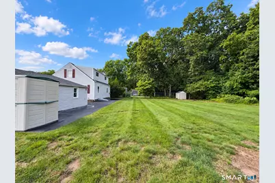 22 Overbrook Road, North Haven, CT 06473 - Photo 5