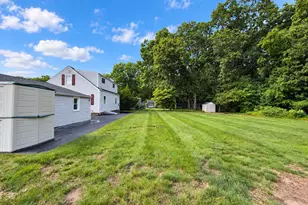 22 Overbrook Rd, North Haven, CT 06473 - Photo 5