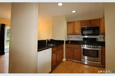 8005 Heartwood Lane #8005, Danbury, CT 06811 - Photo 7