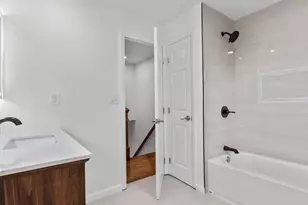 341 Lounsbury St, Waterbury, CT 06706 - Photo 17