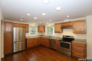 2701 Old Town Rd, Bridgeport, CT 06606 - Photo 15