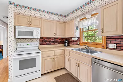 9 Stone Ranch Road, East Lyme, CT 06333 - Photo 13