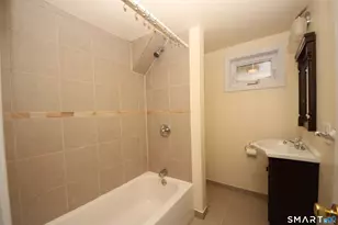 49 Pleasant St, Stamford, CT 06901 - Photo 9