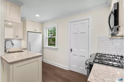 16 Lindsey Avenue, Stamford, CT 06905 - Photo 7