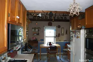 559 N Elm St, Wallingford, CT 06492 - Photo 7