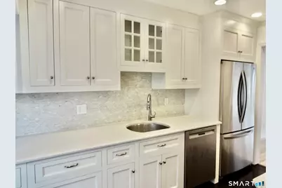 245 Unquowa Road #8, Fairfield, CT 06824 - Photo 5