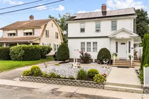 30 Edwin Ave, Waterbury, CT 06708 - Photo 3