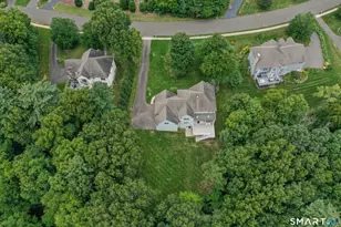 16 Hendrickson Ln, Farmington, CT 06085 - Photo 3