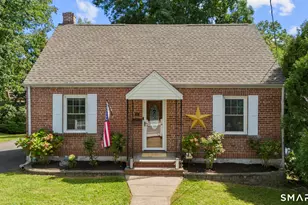 213 Knapps Hwy, Fairfield, CT 06825 - Photo 1