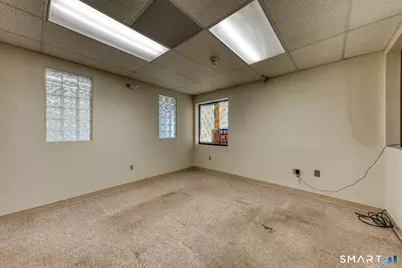 1042B Main Street, Newington, CT 06111 - Photo 9
