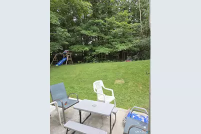 17 East Lake Place, Middletown, CT 06457 - Photo 3