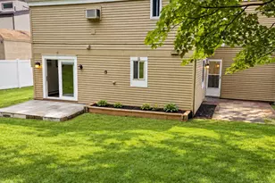 17 E Lake Pl, Middletown, CT 06457 - Photo 3