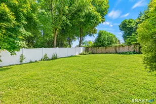 99 Woodbury Ave, Stamford, CT 06907 - Photo 39