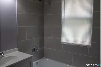 45 Grandview Terrace #1st floor, Hartford, CT 06114 - Photo 11