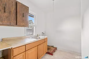 97 Wall St, Waterbury, CT 06705 - Photo 7