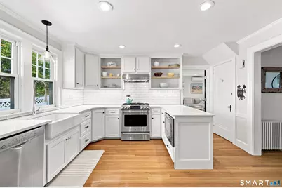 36 Newport Avenue, West Hartford, CT 06107 - Photo 11