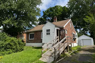 16 Lyme St, Windsor, CT 06095 - Photo 1