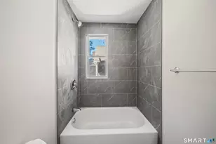 1040 Connecticut Ave, Bridgeport, CT 06607 - Photo 11