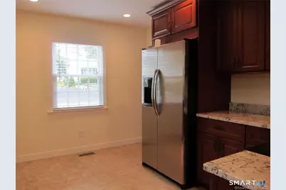 8 Rochambeau Avenue, Ridgefield, CT 06877 - Photo 5