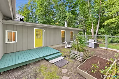 850 Litchfield Turnpike, Bethany, CT 06524 - Photo 33